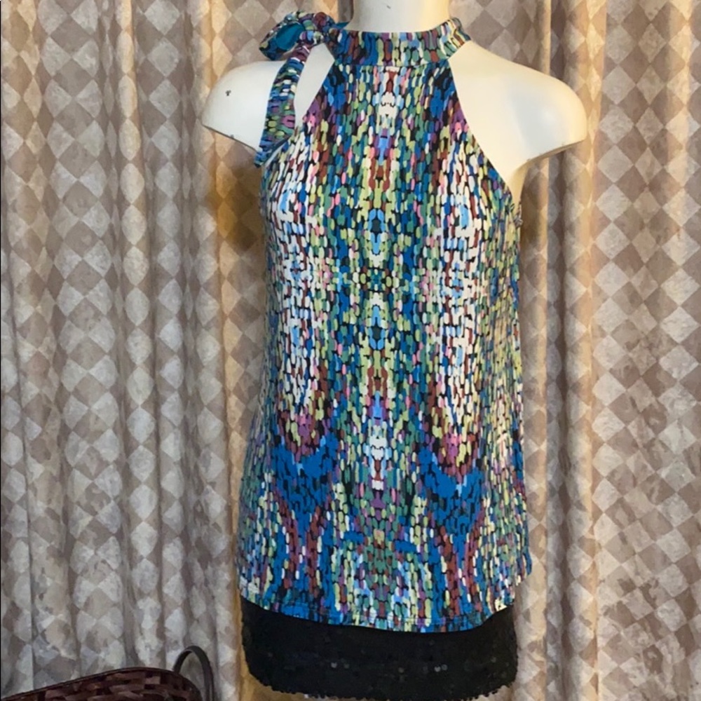 Multi-color, sleeveless, tank, comfortable stretch knit, tie collar